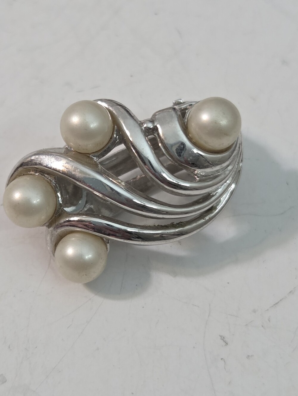 vtg crown trifari silver tone swirl single replacement clip on earring w/ pearl